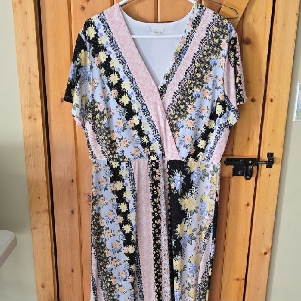 Floral V-Neck Maxi Dress